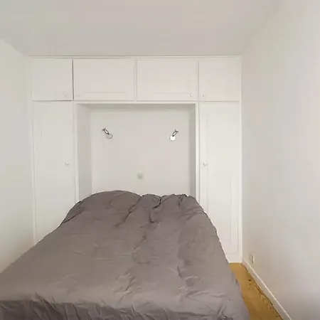 2 Flat Center Of *