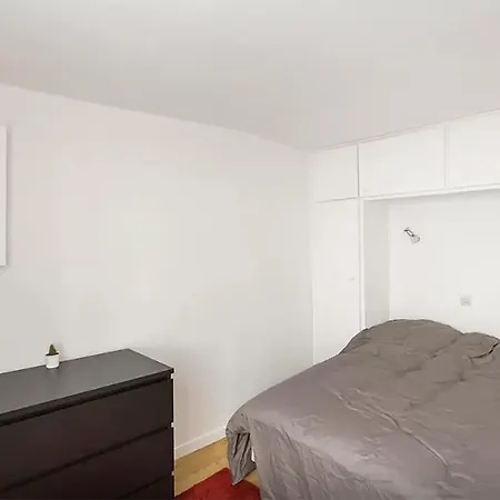 2 Flat Center Of